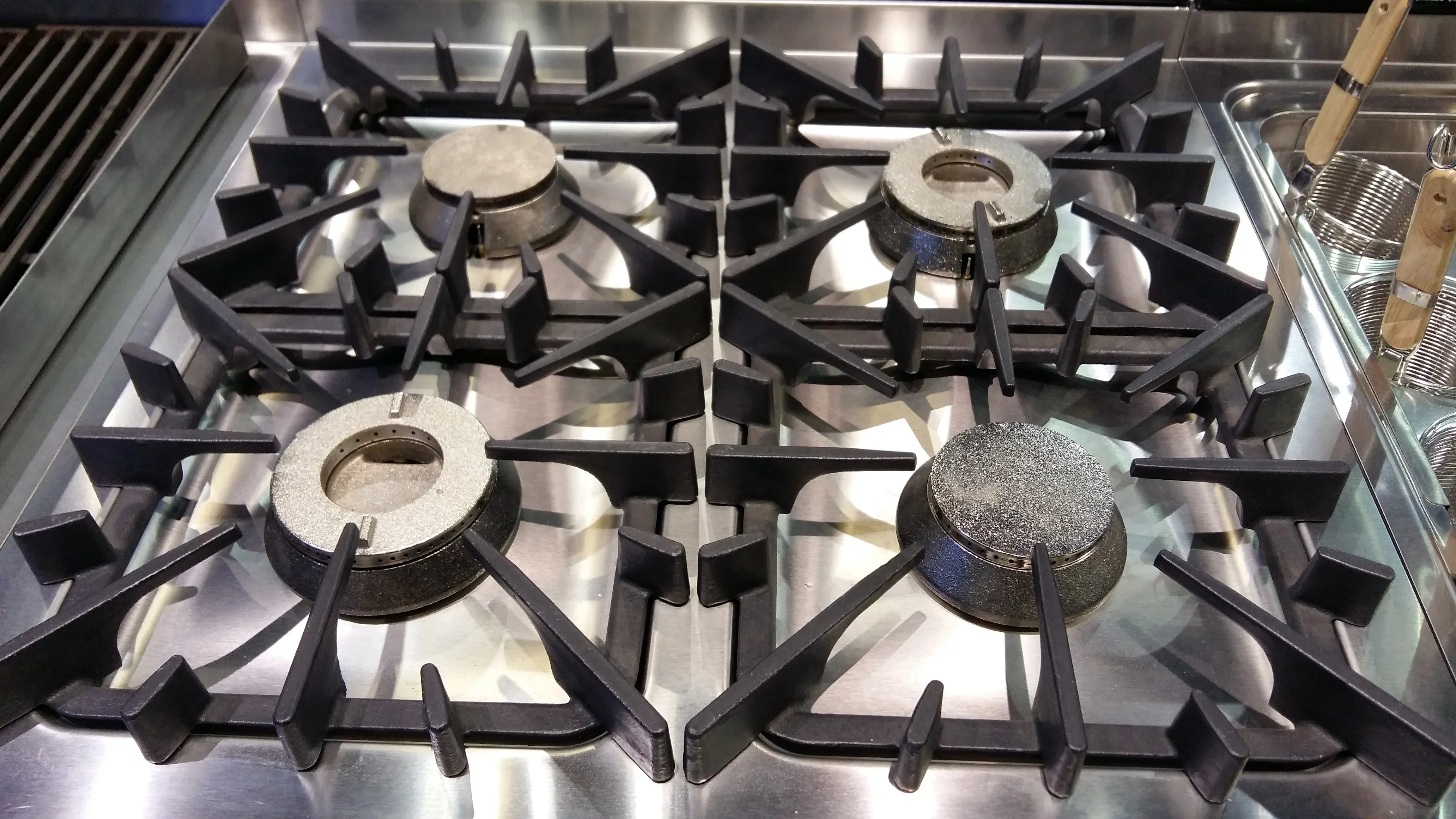 

Commercial Free Standing Stainless Steel 4 burner Gas Stove with Oven for Restaurant Kitchen