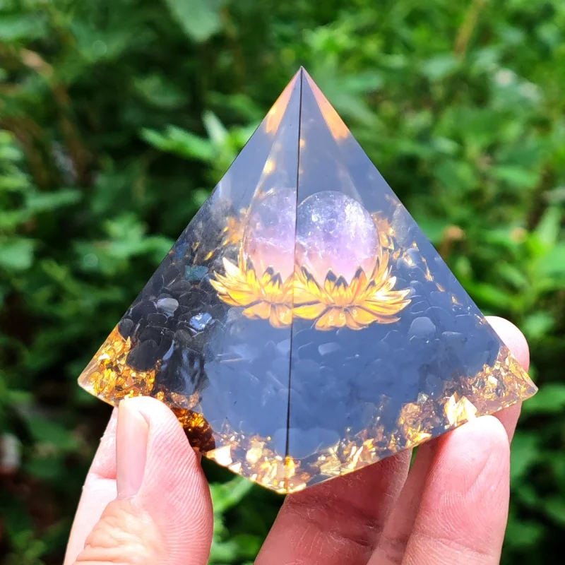 Ogen Energy Crystal Ball Gravel Pyramid Home Crafts Resin Decorations Desktop Decoration Dream Come True