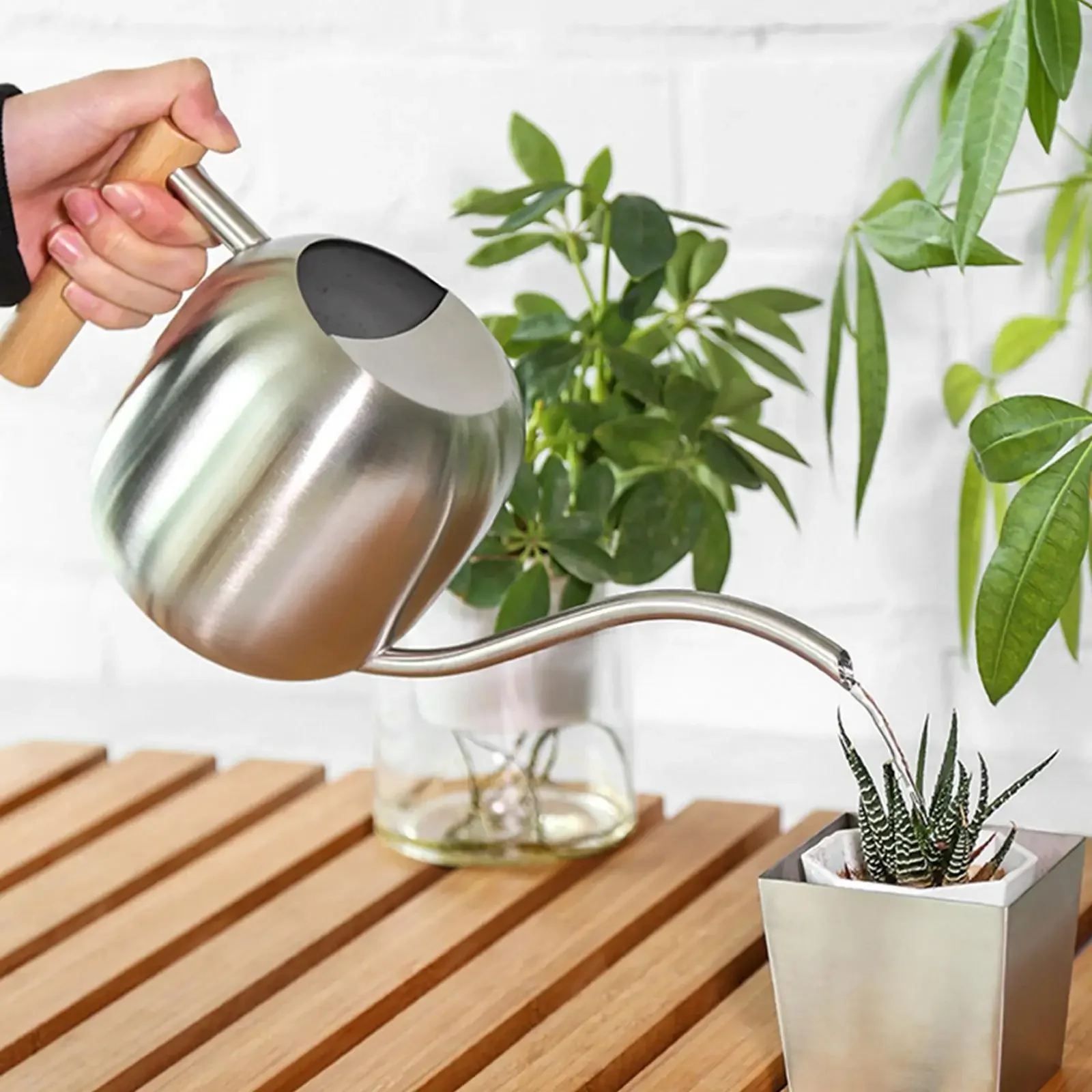 Stainless Steel Indoor Watering Can Small Watering Can Pot Modern 1.2L Watering Can for Patio Outdoor Garden Flower Decorative