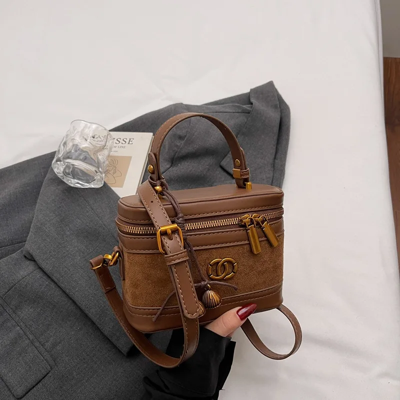 

Новая женская сумка-мешок 2025 года, шикарная сумка через плечо с регулируемым ремешком, слинг из мягкой искусственной кожи с верхней ручкой для ежедневного использования и путешествий ​