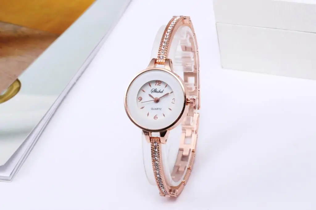 Montre à quartz pour femmes, tendance, design, bracelet, tendance