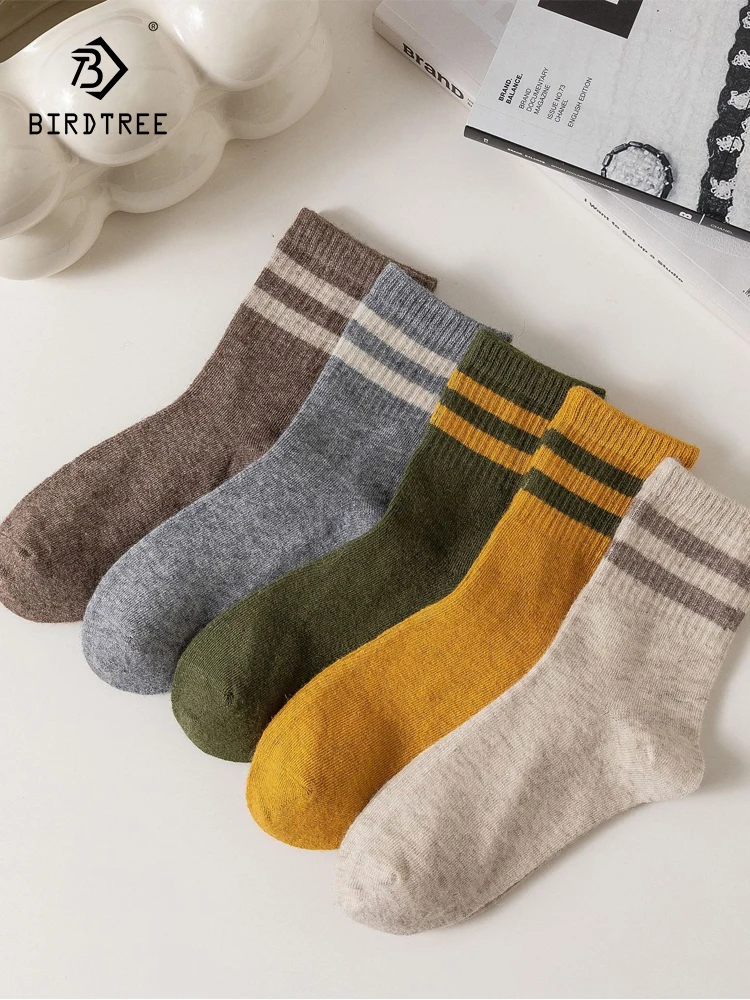 

Birdtree Cashmere 5 Pairs Of Box Autumn Winter Warmth Medium Tube Socks Men Women Universal Pile Up Simple Socks New P3N330QC