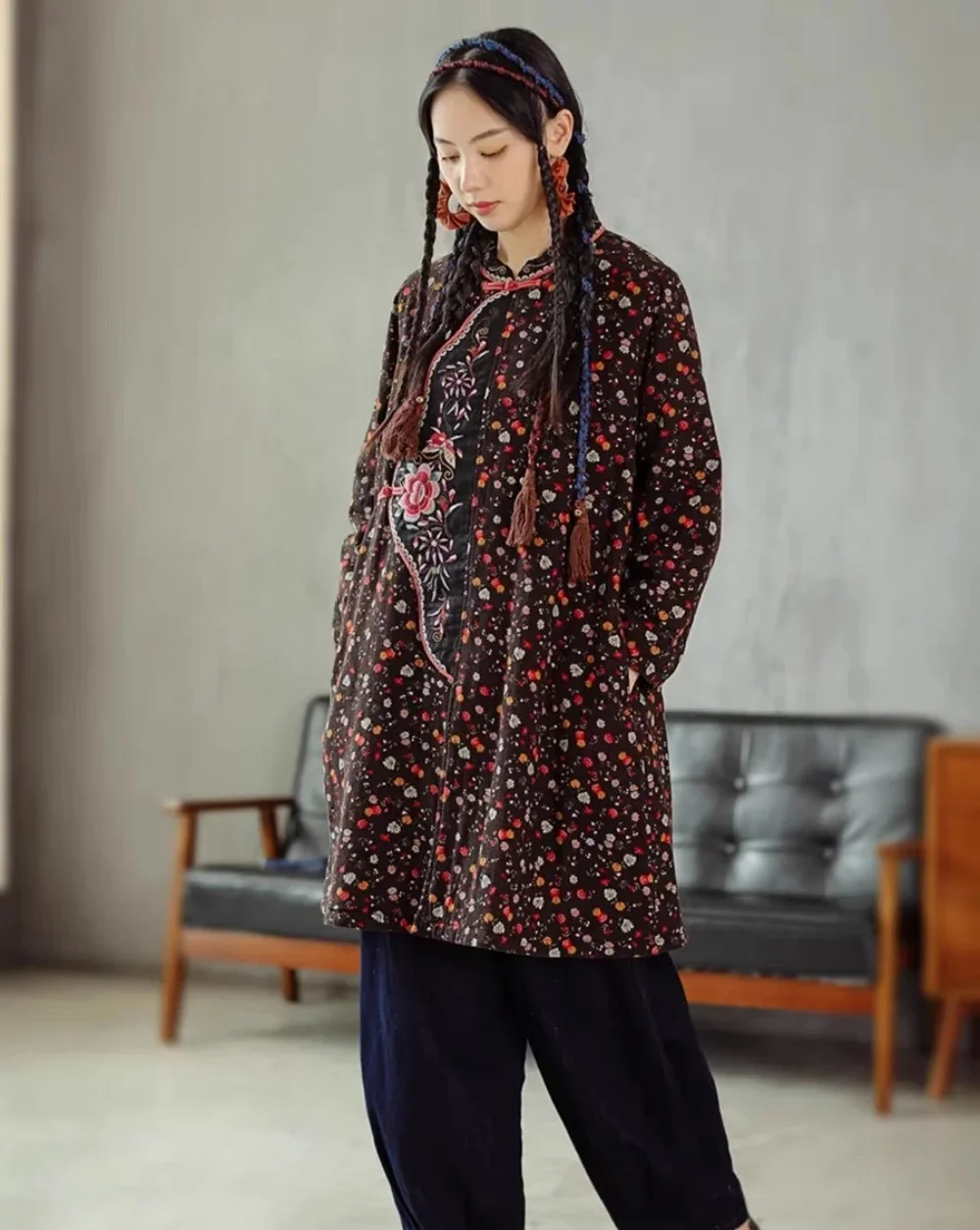 New women\'s winter clothes Brown cotton linen padded coats Chinese style embroidery floral pattern outerwears