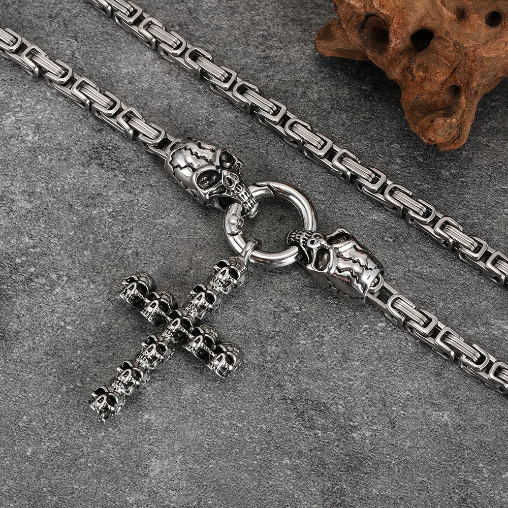 Europe and the United States fashion hip-hop skull crossbones pendant light luxury stainless steel chain simple skull necklace