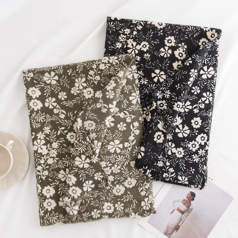 Fashion Daisy Print Luxury Scarf for Women Retro Trend Winter Imitation Cashmere Warm Scarves Shawl Clothing Accessories Gift