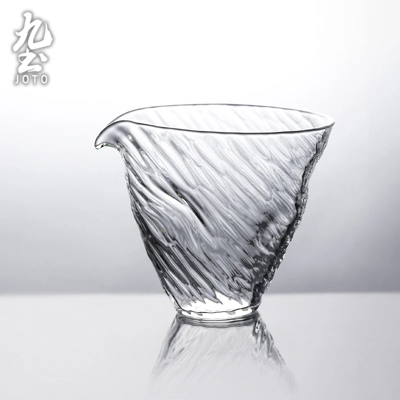 

JOTO Made from premium Recessed hand grip design Transparent High-Quality Glass Pitcher GBR0065