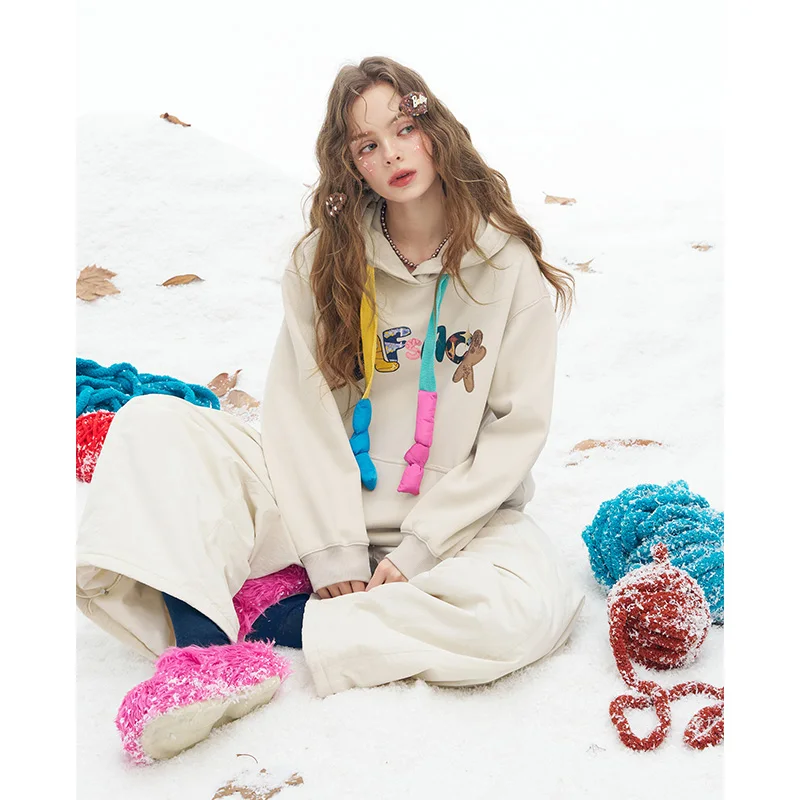 ELFSACK 2025 Winter New Arrivals Y2K Casual Loose Solid Letter Graphic Color Drawstring Hooded Sweatshirt For Women