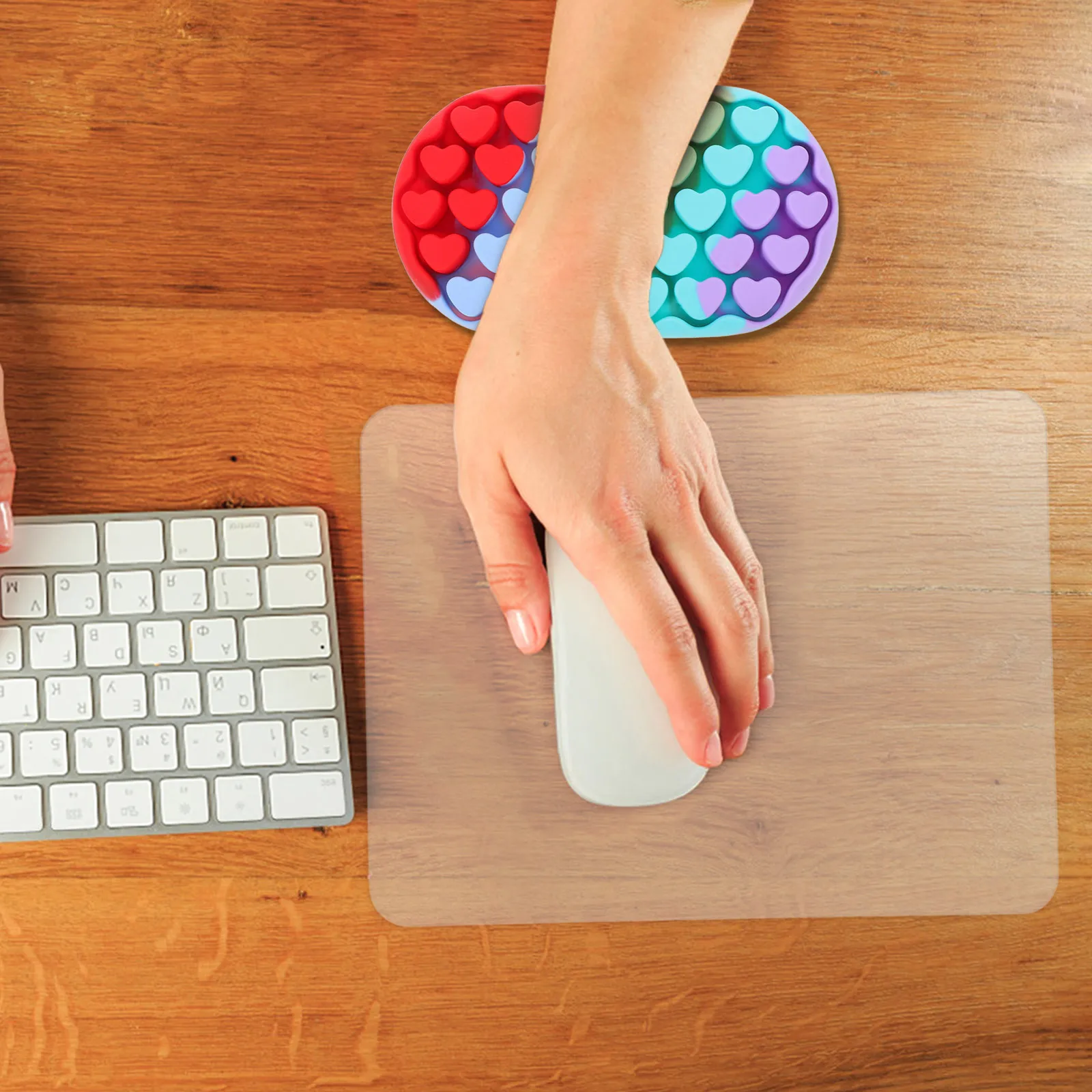 

Silicone Heart-Shaped Wrist Rest Pad Ergonomic Comfort for Keyboards Cute Design Reduces Strain Wrist Rest Pad