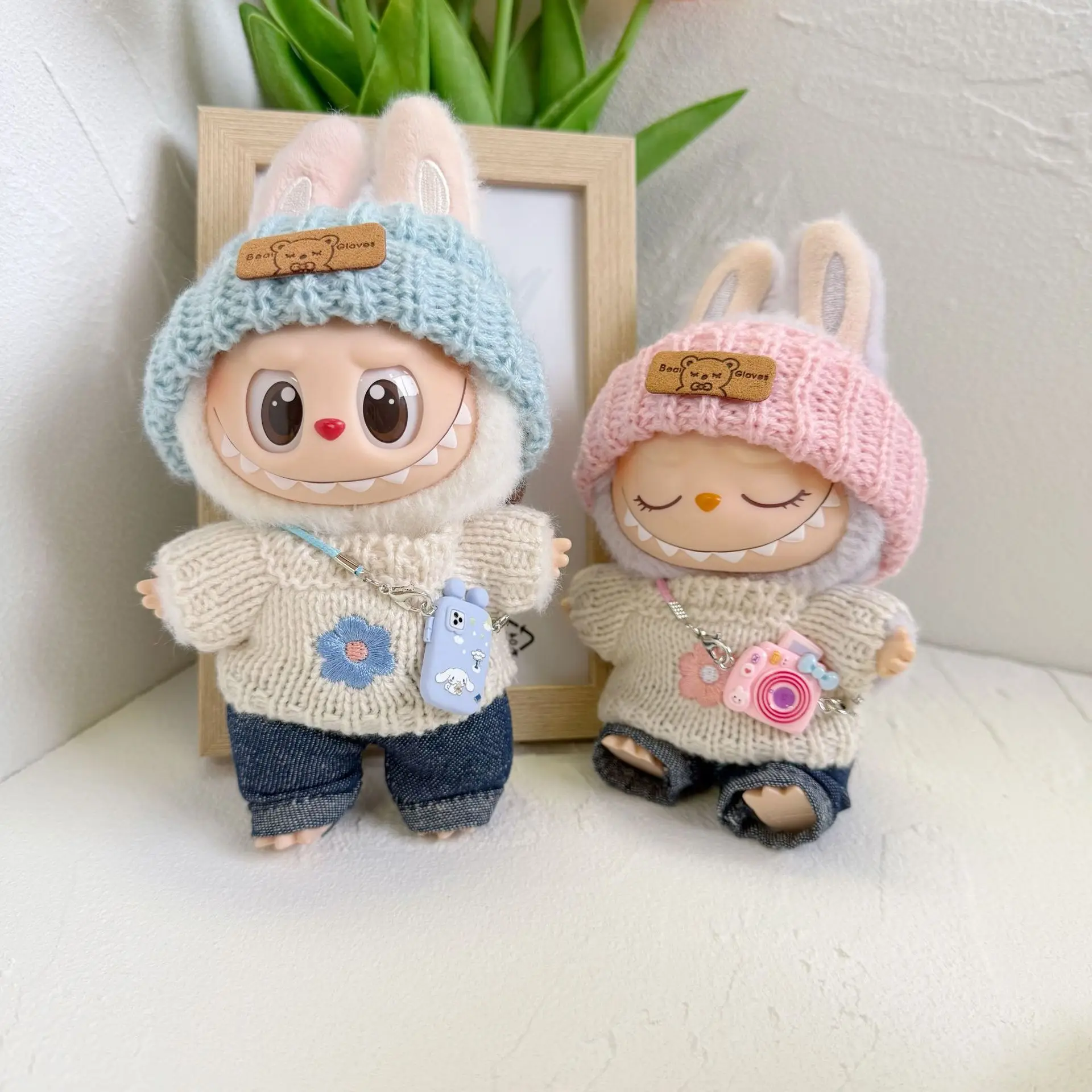 

Labubu Pink Floral Knitwear & Hat Set - Spring-Themed Outfit for 17cm Vinyl Dolls with Delicate Botanical Prints