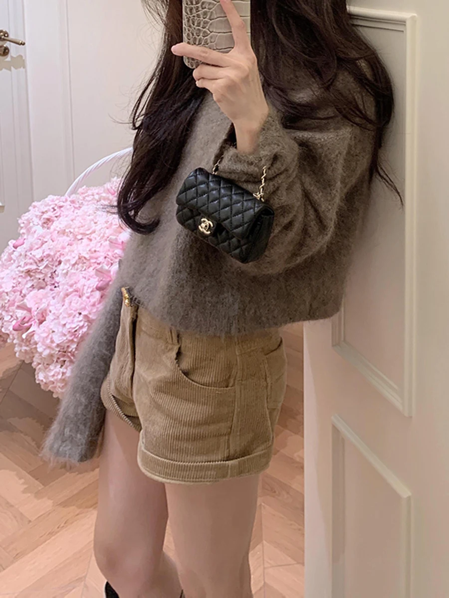 RORORIRI Corduroy Shorts Women Retro Khaki Low Waist Casual Short Pants Slim Fit Booty Shorts Party Club Mini Shorts Winter Wear