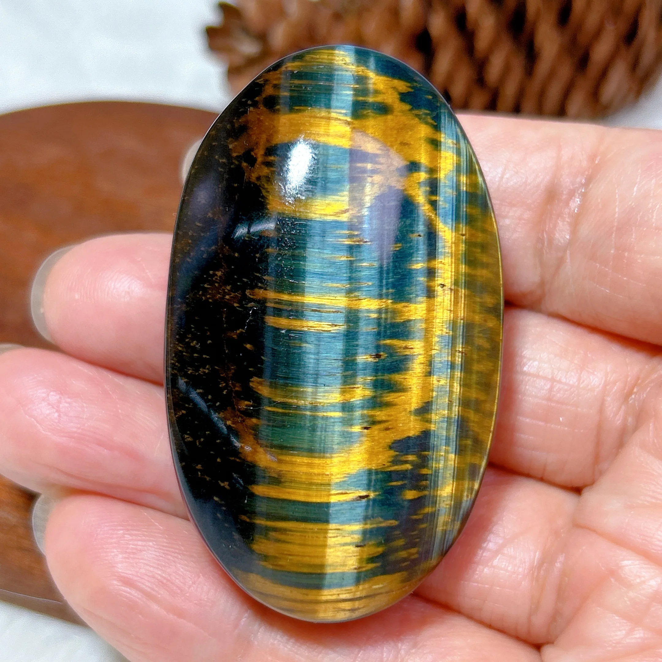 

Natural Crystal Blue And Yellow Flashy Tiger Eye Palm Polished Energy Reiki Ornament Healing High Quality Home Decoration Gift