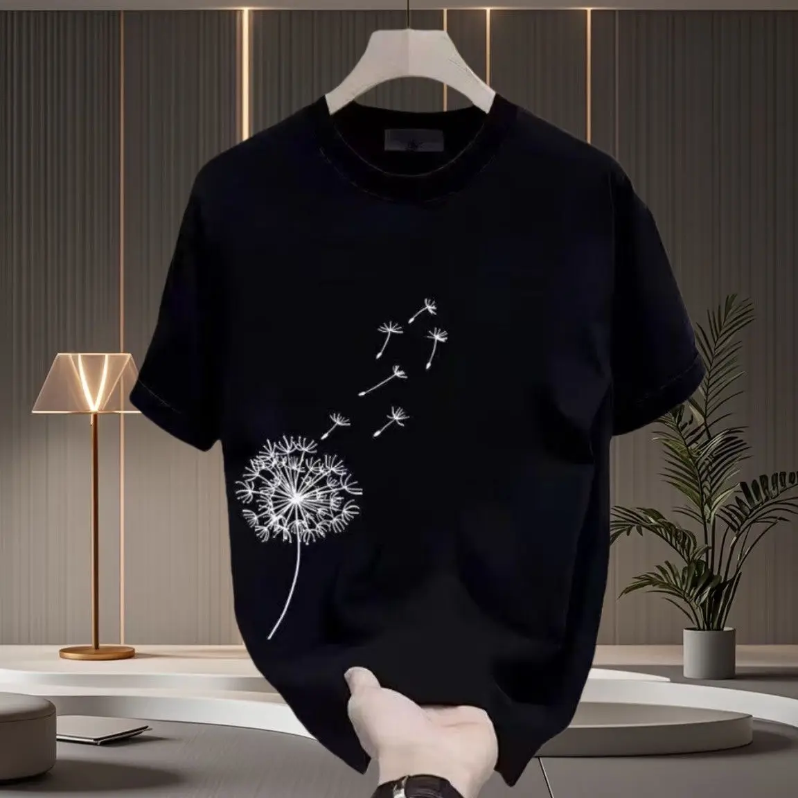 Black Men's Casual Round Neck Short Sleeve T-Shirt with Dandelion Print Design for Daily Wear Summer