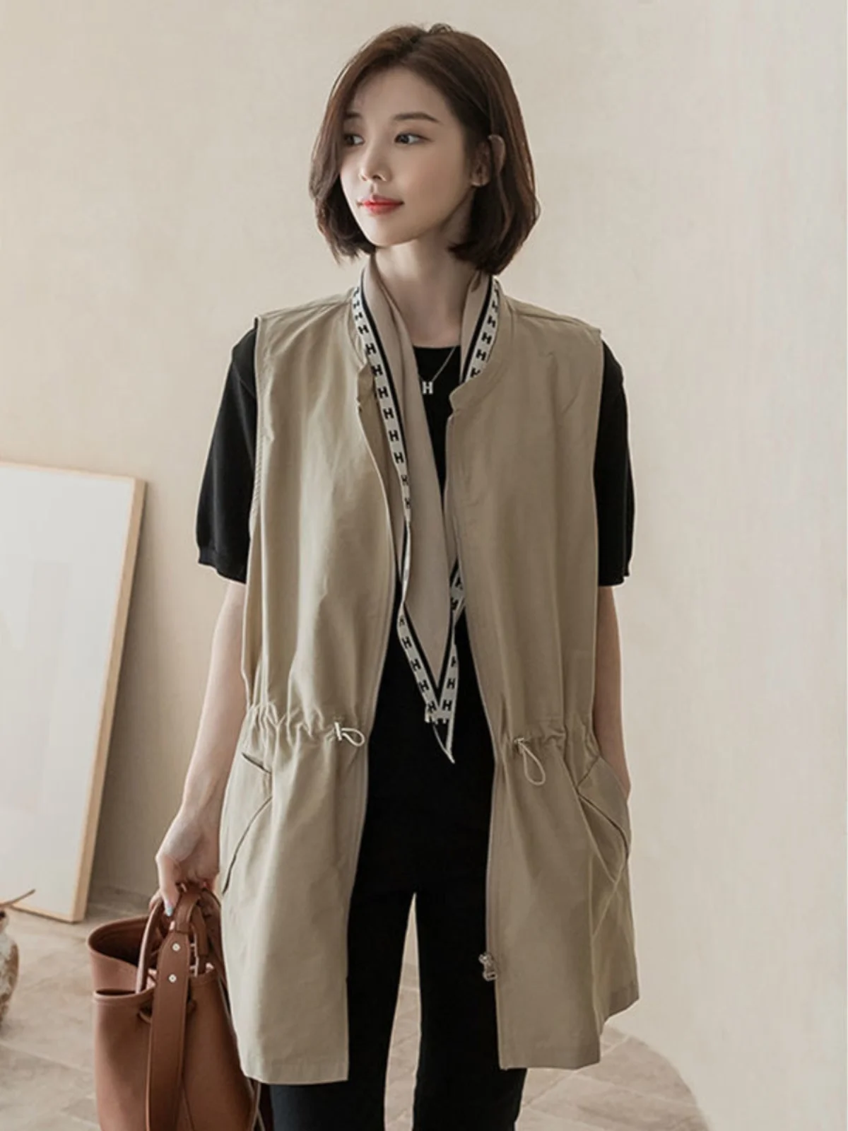 

Повседневный женский ветрозащитный жилет 2026: Новинка весенне-осеннего сезона, свободный крой, универсальный, с завязками, стильный топ-ветровка