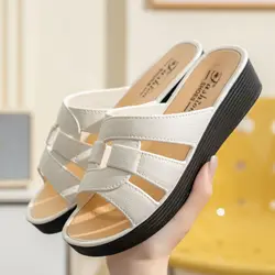 New Women's Summer One Word Hollow Wedges Slipper Thick Sole Non Slip Home Anti Odor Slipper Outdoor Mom's Slipper