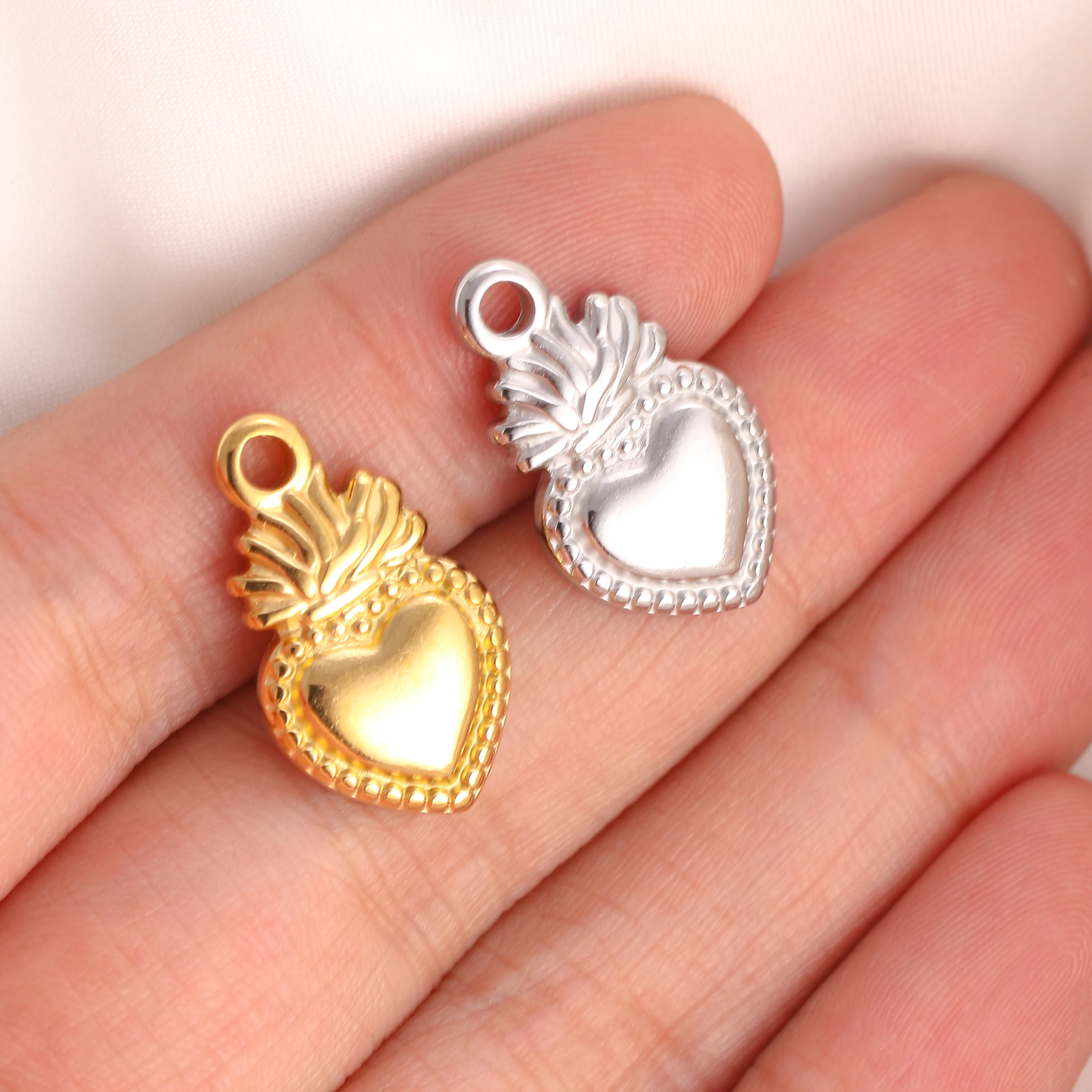 3Pcs/Lot Sweet Flame Heart Pendants Stainless Steel Sacred Heart Charms Religious Christian DIY Necklace Earring Jewelry Making