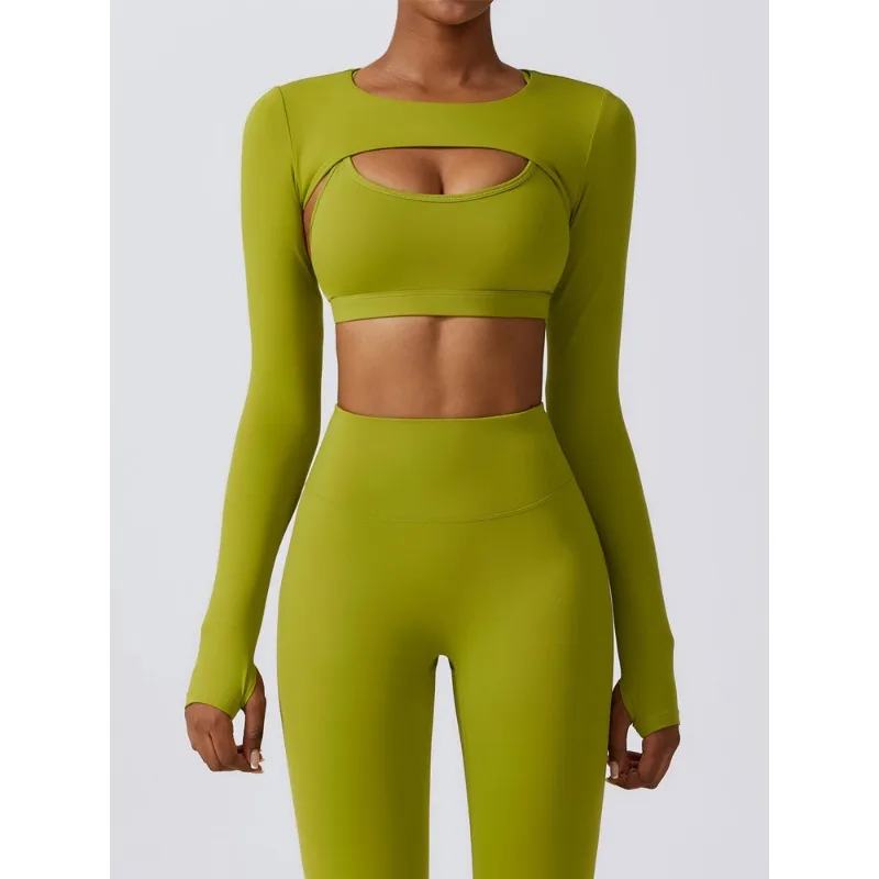 بدلة يوجا مكونة من قطعتين مع وسادة صدر وفتحة إبهام لمظهر أنثوي