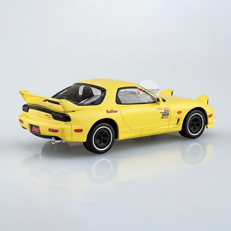 Modèle de voiture à assemblage statique Aoshima-06550 1/32 initiale D Takahashi Qijie RX-7, kit de modèle de séparation de couleur sans adhésif
