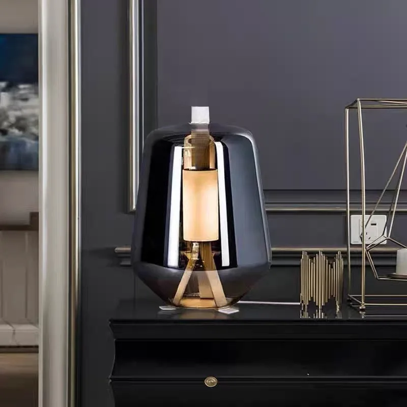 Postmodern and Popular Creative Glass Desk Lamp, Decoração da sala, Quarto Modelo, Design de luxo, Abajur