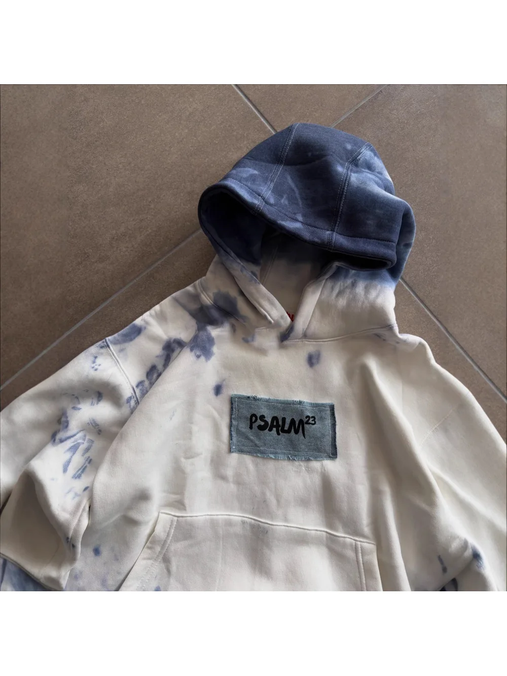American style, tie-dye gradient design, embroidery pattern decoration, unisex, cotton hooded sweater in autumn and winter.