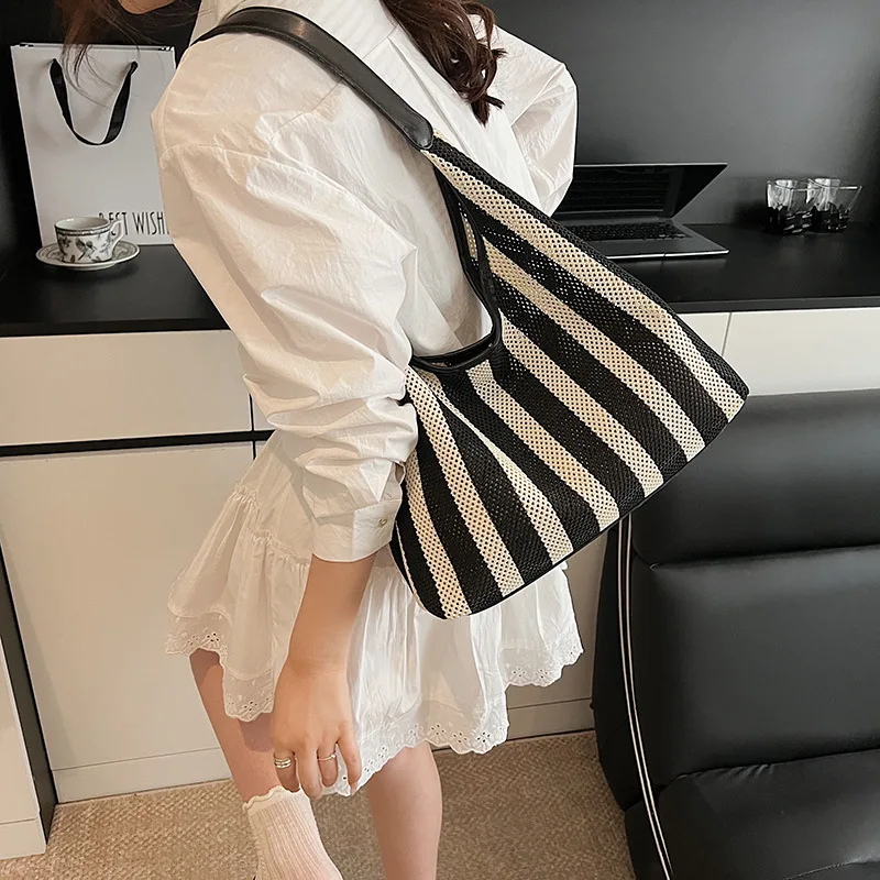 

Летняя просторная большая сумка, вязаная крючком кошелек для подмышек для женщин, ленивая пляжная сумка на плечо, дышащая сумка «день-ночь», ажурная сумка на слинге ​