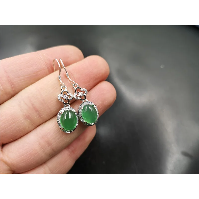 Inlaid chrysoprase women, emerald green agate drop earrings, fashionable and versatile