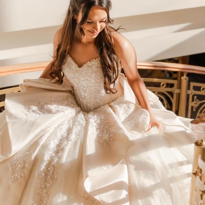 

Light Champagne Quinceanera Dress off-shoulder Glitter Decal Pearl Jewelry Long tail Bow vestidos de 15 Quinceanera ﻿Customize