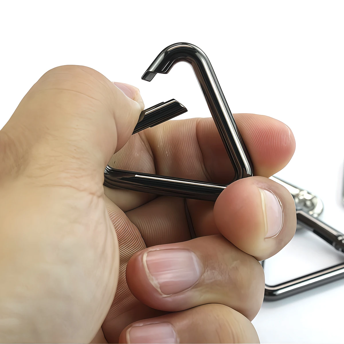 2 Stück Dreieck-Federriegel, zum Öffnen geeignet, O-Ring-Schnalle, für Lederhandtaschen, Gürtel, Riemen, zum Verbinden von Schlüsselringen, Anhängern, Schlüsselanhängern, Schnappverschluss, Clip – Detail 6
