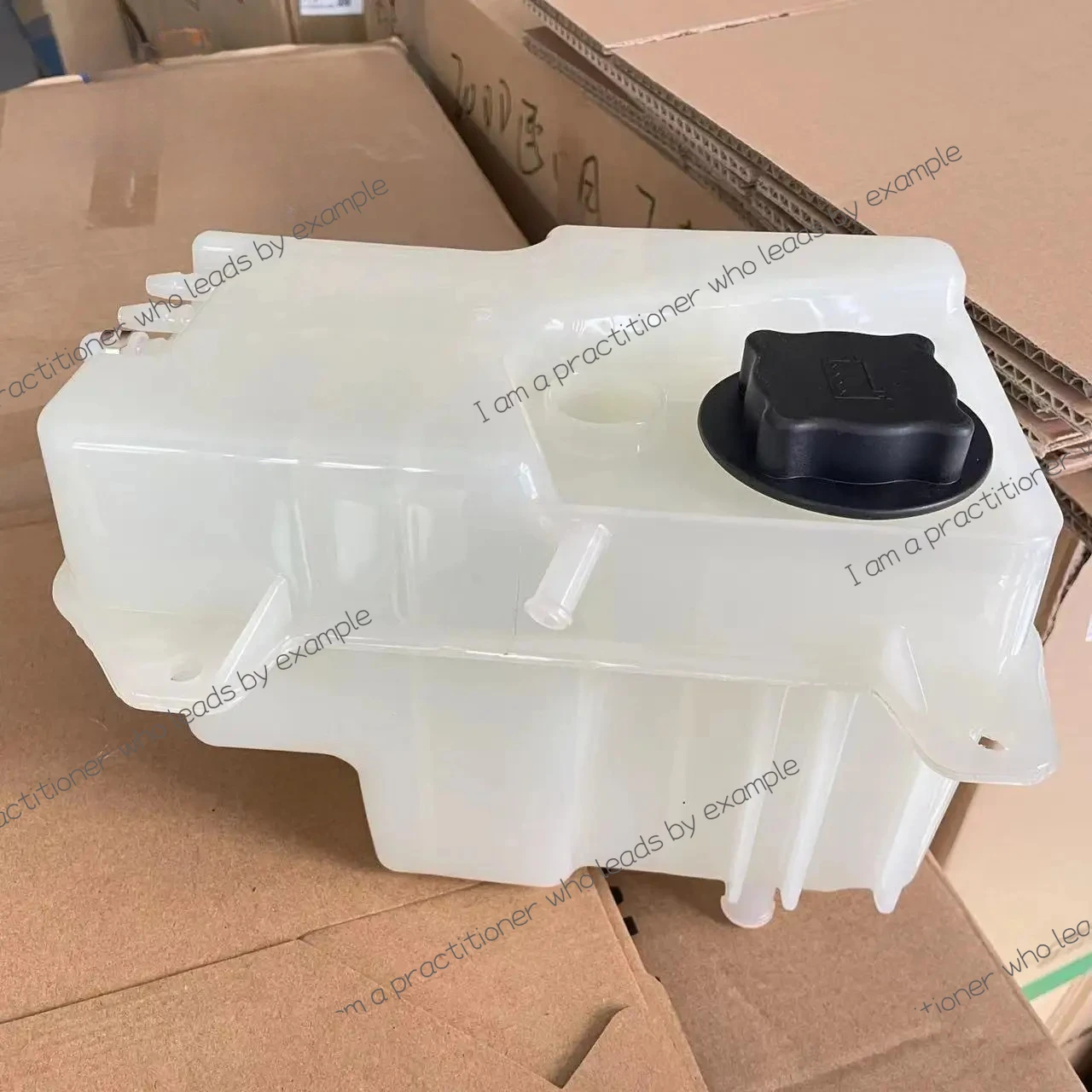 

Expansion Tank 17256194 VOE17256194 for Volvo DD105 EC120D EC140D EW120D PT125C SD45B SD75B