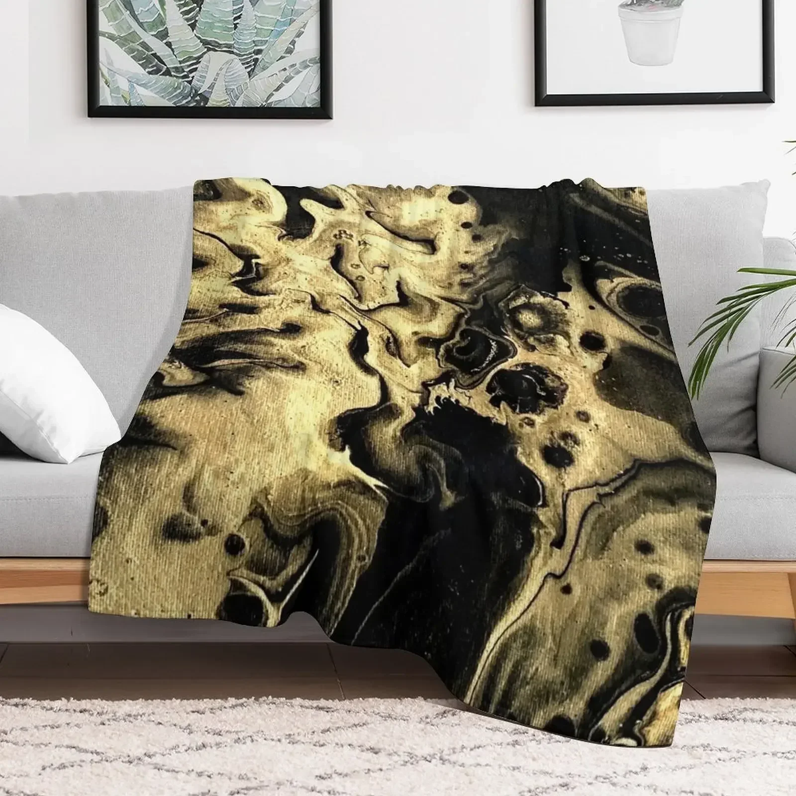 

Gold and Black Fluid Art Throw Blanket sofa bed Quilt Blankets