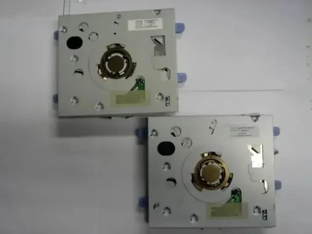 

Original Disassembled Parts---CD Special Inhaled Type Movement Assembly with Bare Head Second-hand Goods