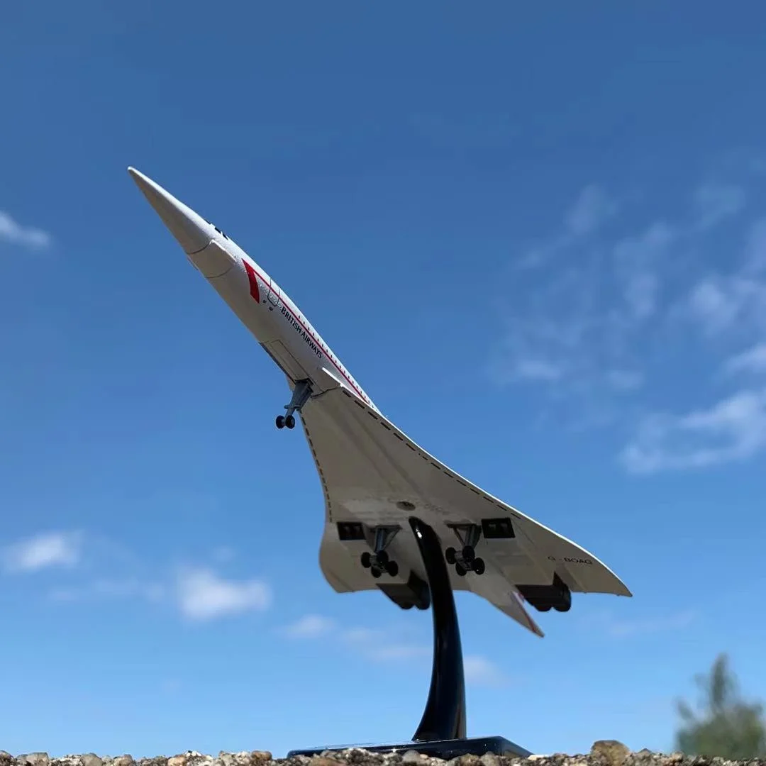 Diecast 1:350 Scale Royal British Concorde Passenger Aircraft Alloy Aircraft Model Collectible Toy Gift Souvenir Display