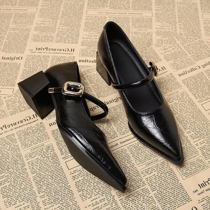 

Женские туфли-лодочки Мэри Джейн в стиле ретро, модные туфли из лакированной кожи на высоком каблуке с металлической пряжкой и декором, пригородная обувь