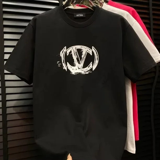 2025 جديد حار موضة جديدة مستديرة الرقبة تي شيرت قصير الأكمام العصرية موضة الطباعة العلامة التجارية العصرية عادية نصف كم الرجال الملابس