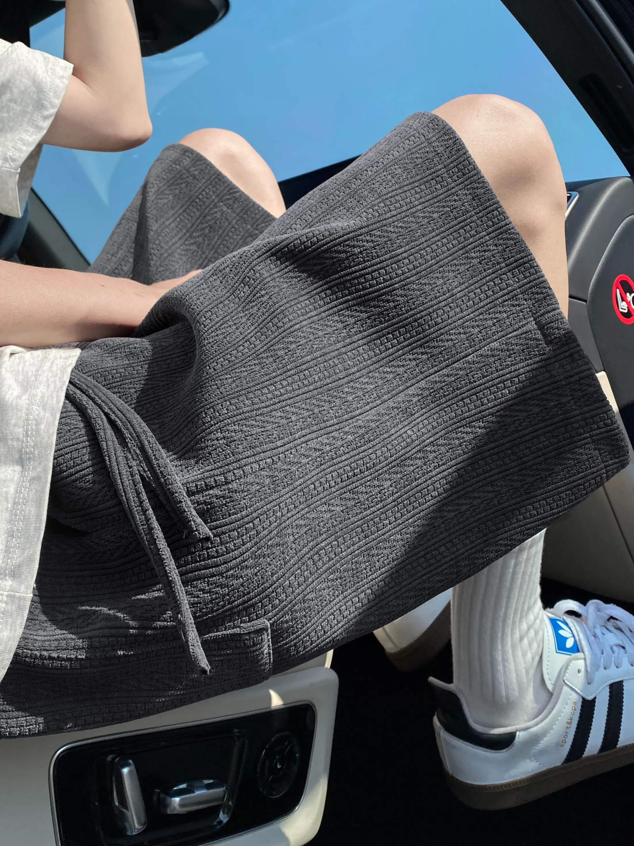 Men's Regular Style Pleated Plain Casual Shorts with Drawstrings and Pockets, Summer Drapedy Breathable Ice-Feel Straight Shorts