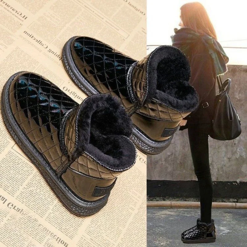 ​ أحذية شتوية مميزة للرجال، أساسية لعيد الميلاد، من الفرو الصناعي والجلد السويدي، قبضة ثلجية، خفيفة الوزن للسفر ​