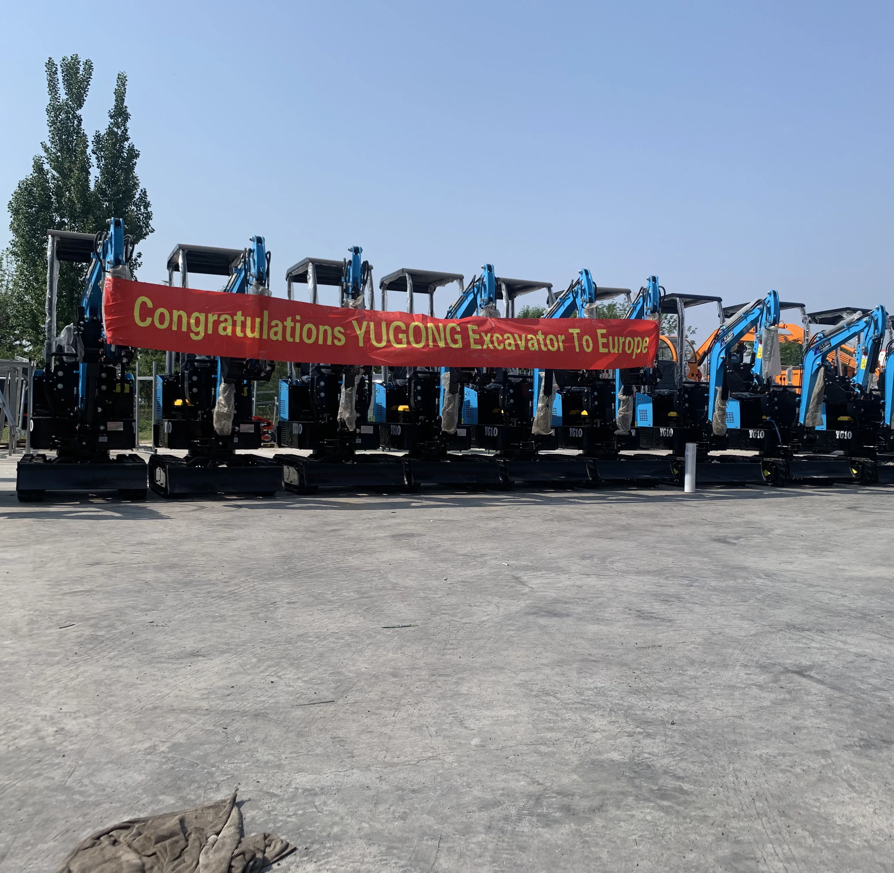 Fast Delivery High Quality 1.8 Ton Mini Excavator for Sale Compact   Crawler Tractor Walking   New  12HP