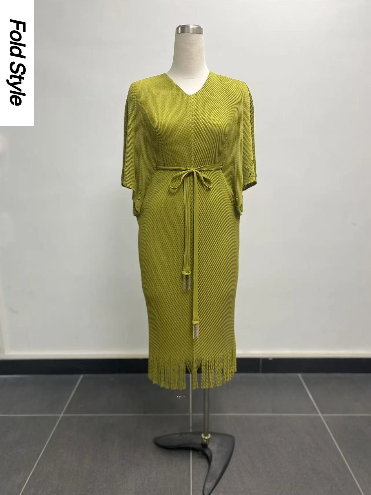 

Miyake, новинка 2025, плиссированное плиссированное платье с рыбьей чешуей, свободная женская одежда с рукавами и бахромой, новая африканская женская одежда