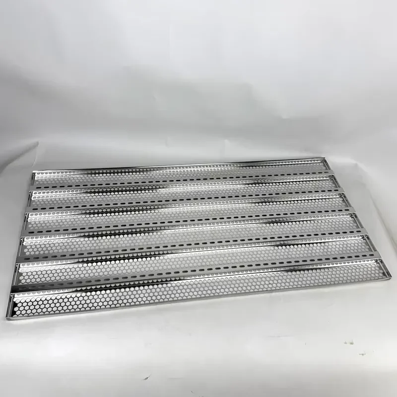 Stainless Steel Grilled Fish Plate With Holes Custom Design For BBQ Kitchen Cooking Tool Durable Metal Serving Tray Dish