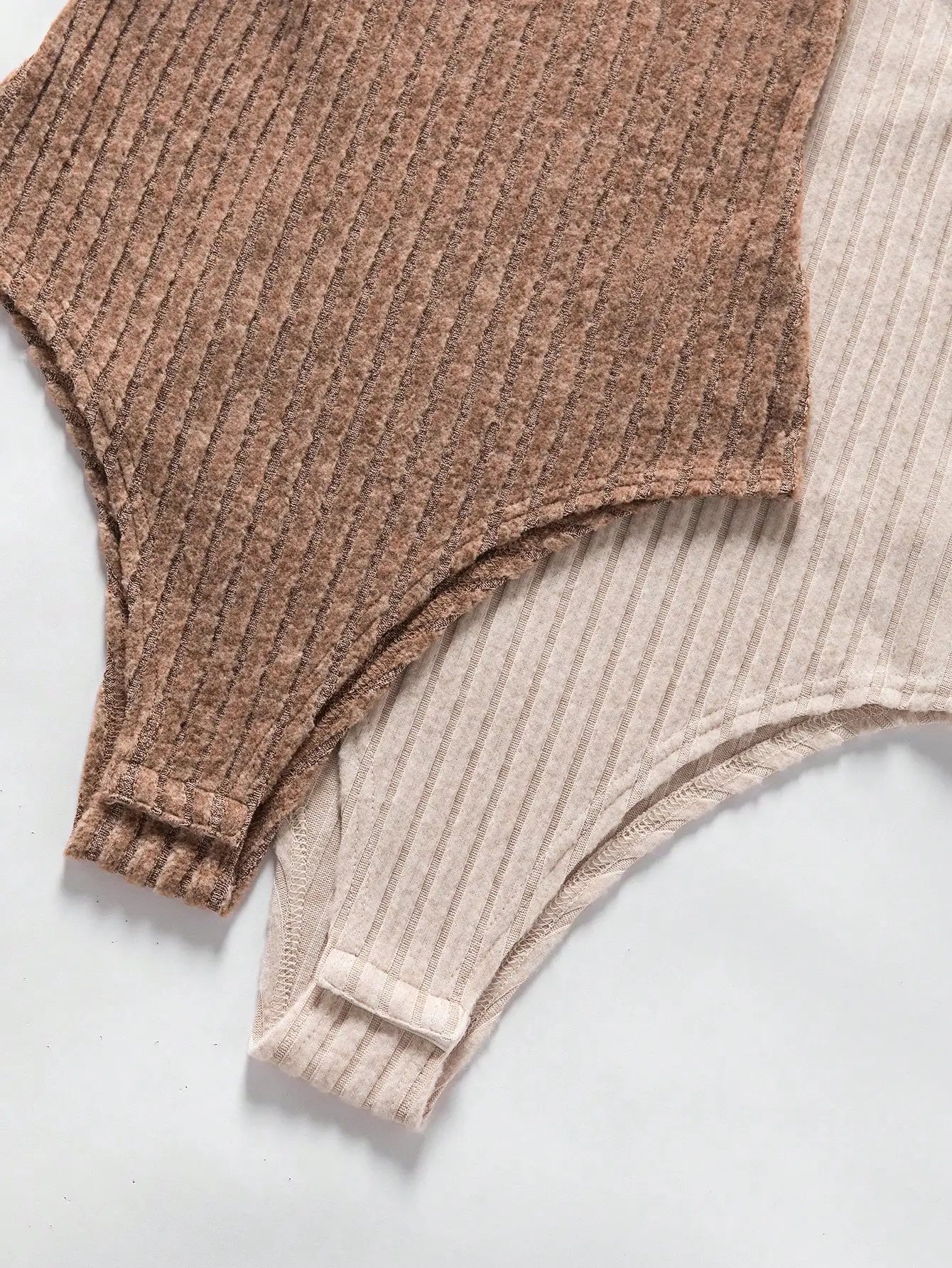 BWQ 2 peças de macacão de malha listrada com gola alta de cor sólida