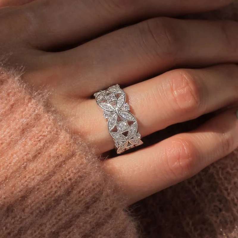 Huitan الجمالية النساء خواتم فضية اللون زهرة الجوف التدريجي تصميم اكسسوارات لحفل الزفاف مجوهرات الأزياء مطعمة لامعة تشيكوسلوفاكيا