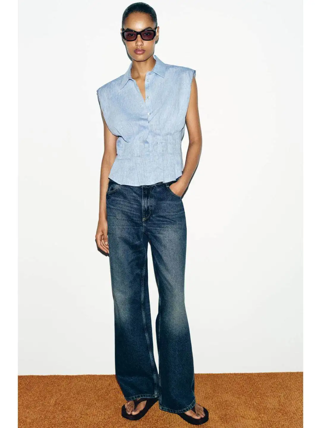 

Casual Style Women's Shirt Short Sleeveless Top with Stand Collar Hidden Button Closure Waist Cinching Pleated Design Spring ...