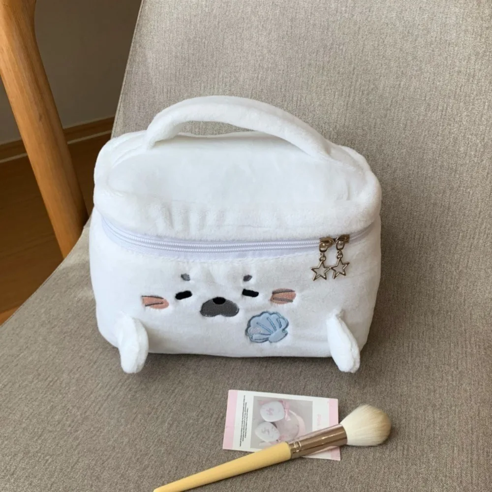 Fluffy Little Seal Make-up-Tasche, großes Fassungsvermögen, Kosmetiktasche mit Stickmuster, tragbare Reise-Kulturtasche, vielseitig einsetzbar – Detail 11