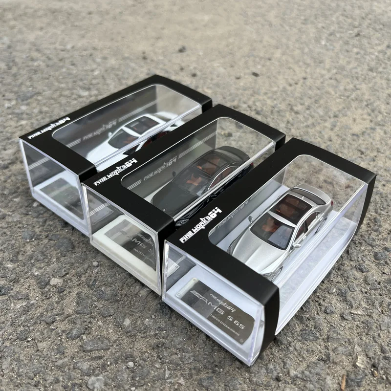 

Литая под давлением модель Fine Works 1:64 S65 AMG W222 для демонстрации и коллекции