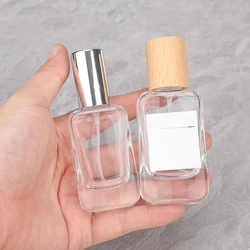 1PCS 30ML Perfume Bottle Square Flat Spray Bottle Glass Empty Spray Bottle Perfume Liquid Dispenser for Makeup Skin Care