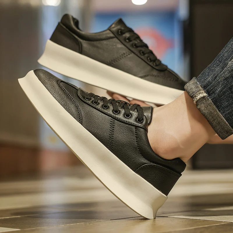 Lightweight Men Sneakers Genuine Leather White Shoes Fashion Breathable Retro Training Shoes Athletics Sport Casual Shoes Studen