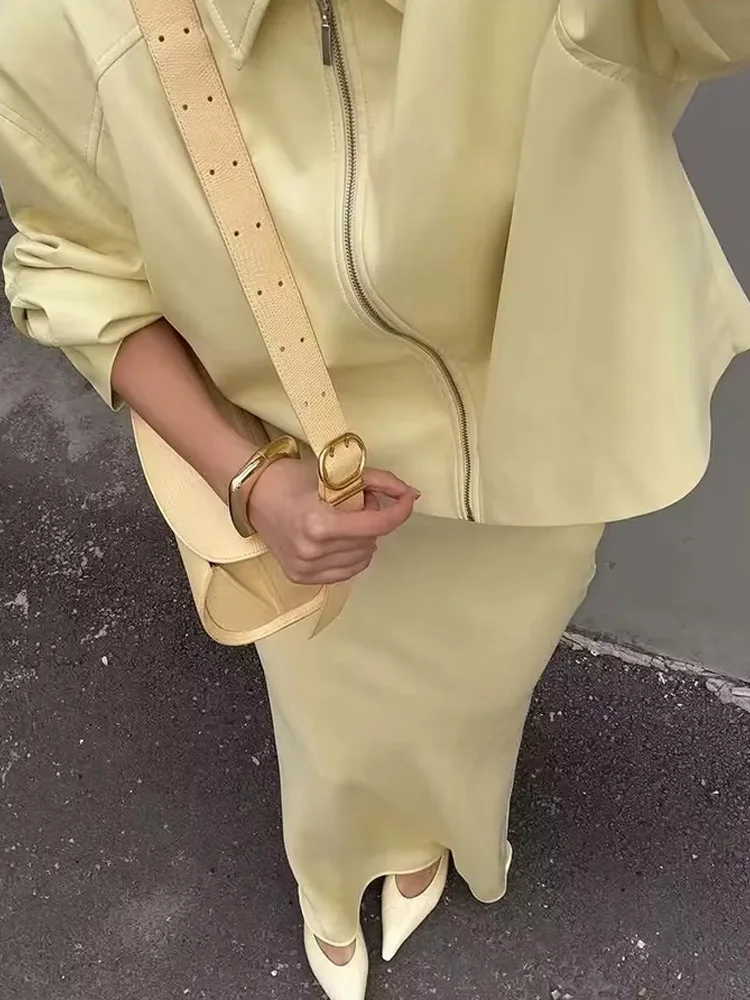 HH Vrouwelijke 2025 Herfst Nieuwe Mode Vintage Gele Revers Rits Lange Mouw Jas Vrouwelijke High Street Causale PU Leren Jas