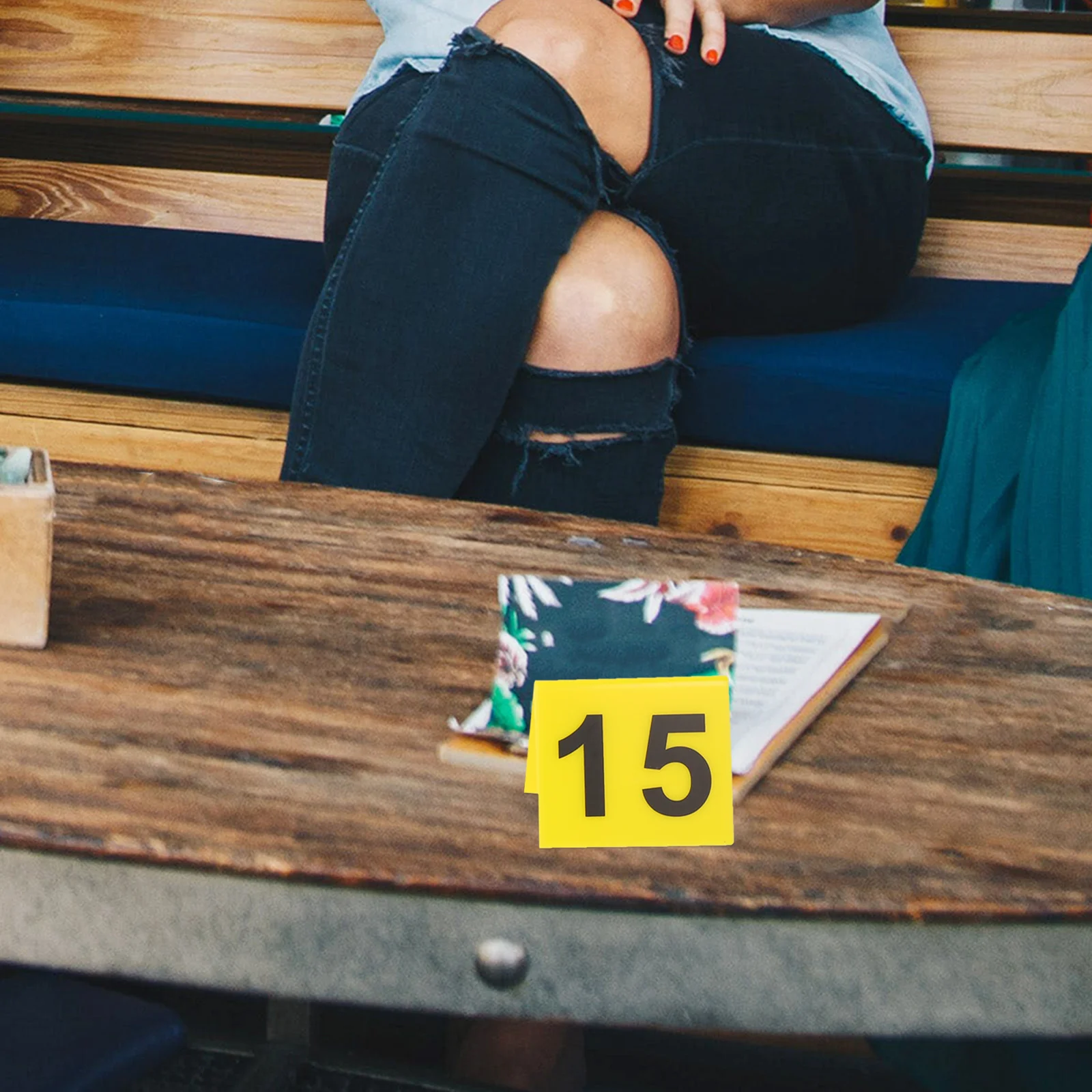 

20Pcs Compact Acrylic Table Numbers Multi-Function Evidence Marker 1-20 Table Numbers Markers Scene Markers Evidence Marker