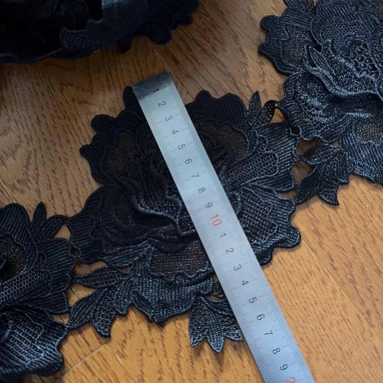 3 Yards/Lot Schwarz Weiß 3D Schöne Doppelschichtige Stereo Schwarze Spitzenblumen-Applikation Wasserlösliche Spitzenröcke DIY-Zubehör Röcke – Detail 4
