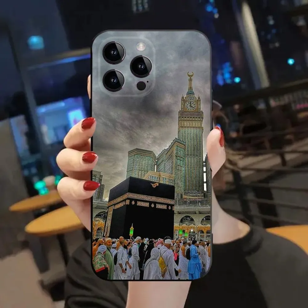 Islamic Muslim Pilgrims in Mecca  Phone Case For Apple iPhone 15,14,13,12,11,XS,XR,X,8,7,Pro,Max,Plus,mini Silicone Black Cover