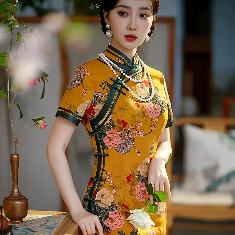 2025 Autumn Yellow Stand Collar Fashion Floral Long Cheongsam Chinese Traditional Style Wedding Evening Qipao Dress for Women